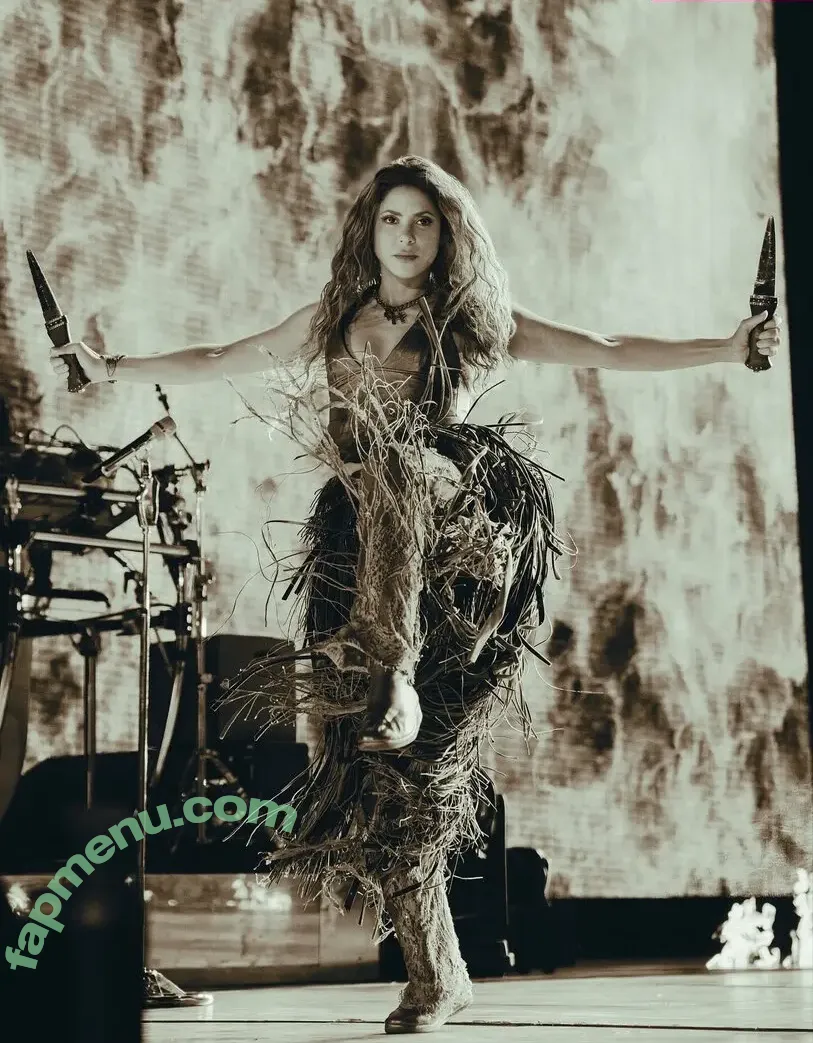 Shakira nude photo #1590 (artist / shakkira)