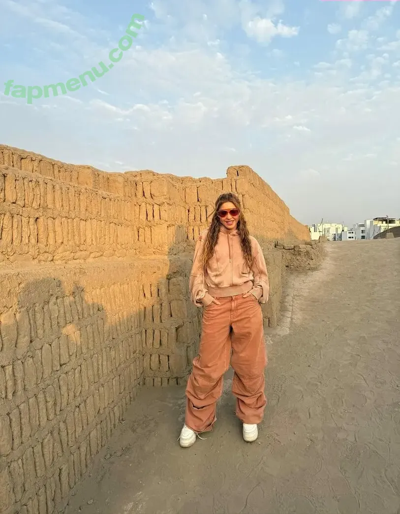 Shakira nude photo #1594 (artist / shakkira)