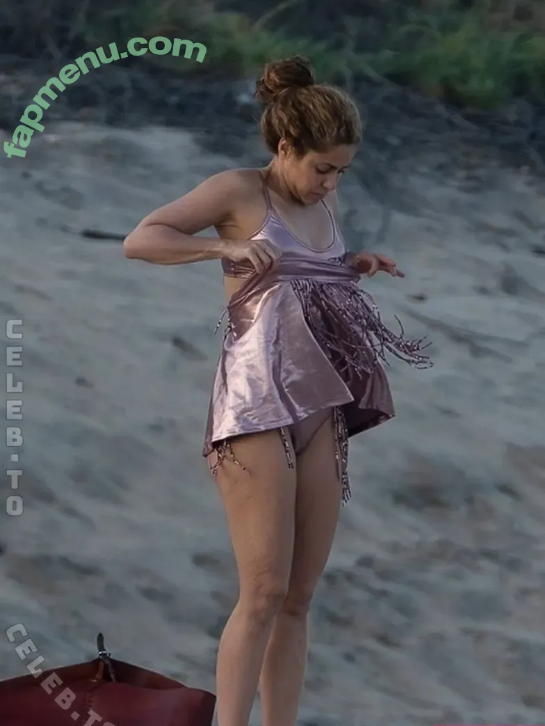 Shakira nude photo #1625 (artist / shakkira)