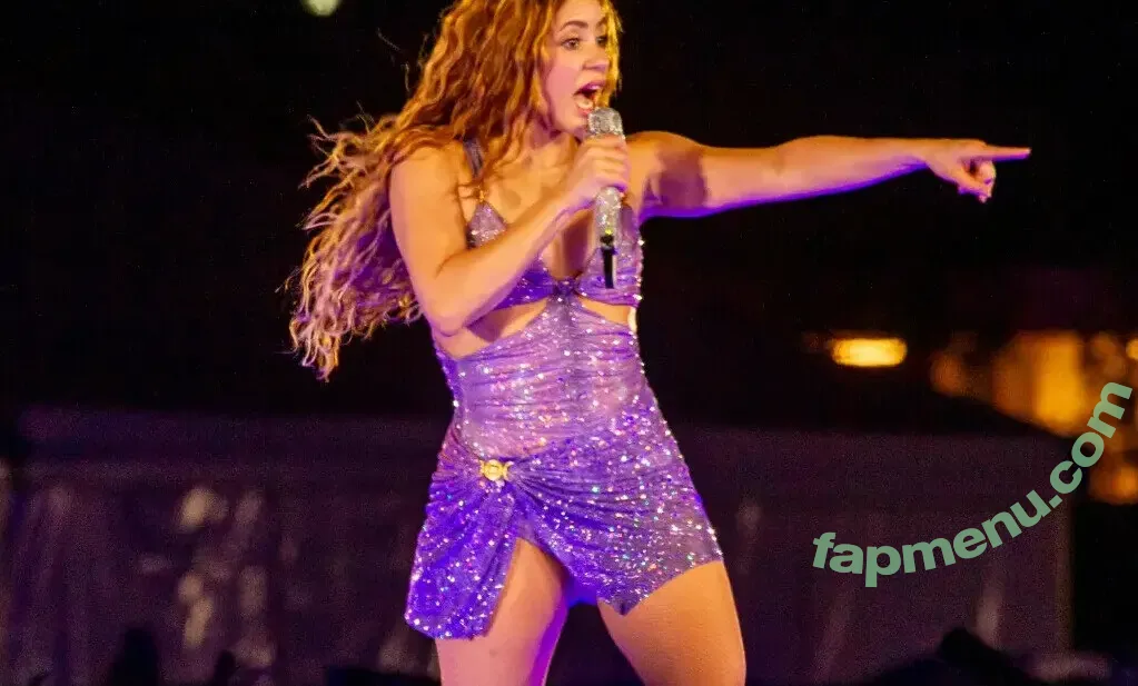 Shakira nude photo #1651 (artist / shakirashakira)