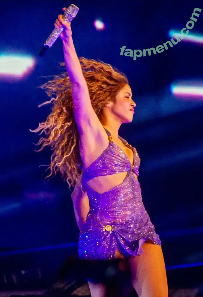 Shakira nude photo #1652 (artist / shakirashakira)