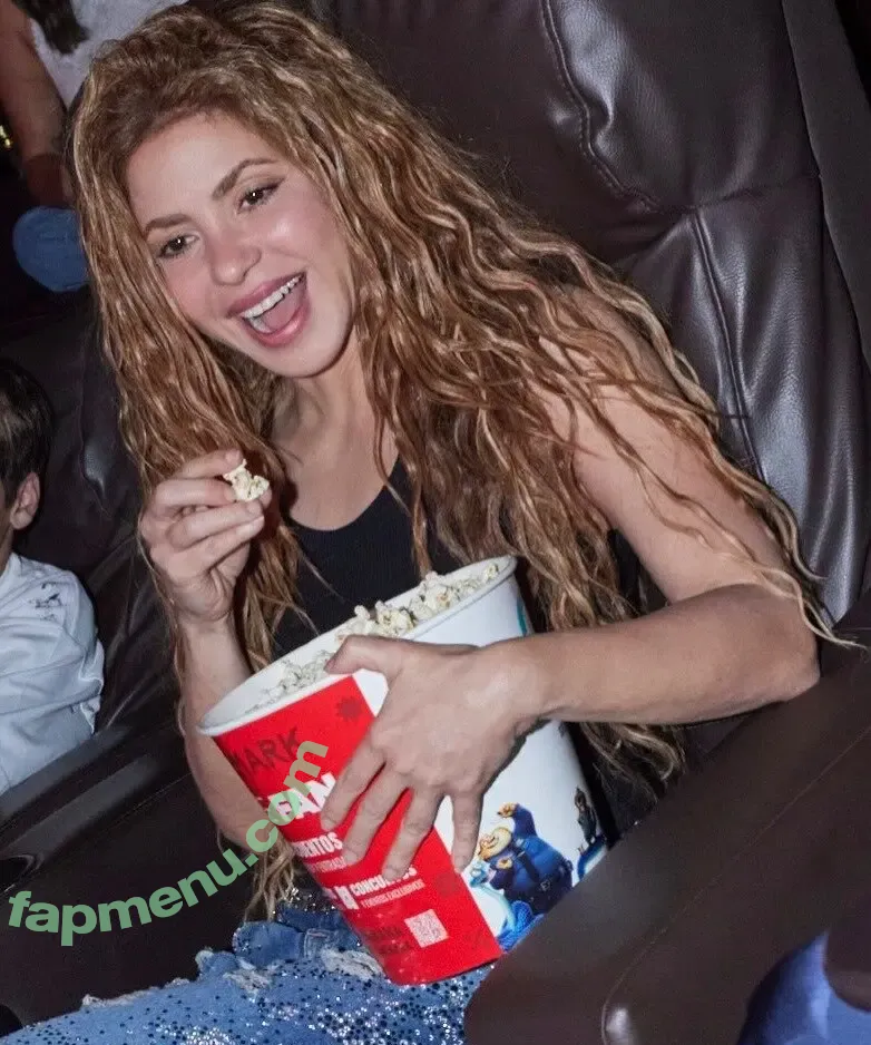 Shakira nude photo #1660 (artist / shakirashakira)