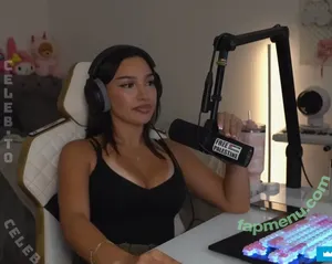 shakiravv / ishakira / shakira nude photo #0124