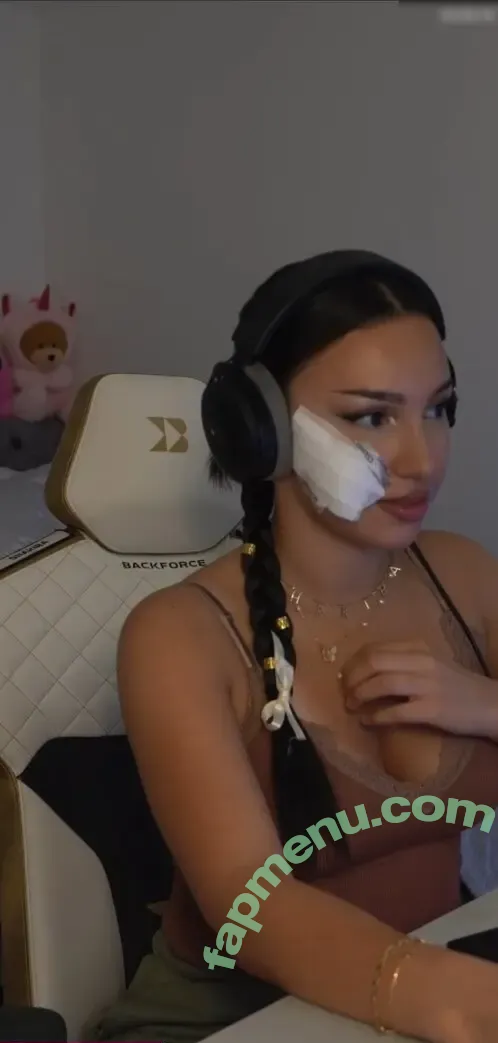 shakiravv nude photo #0042 (shakiravv)