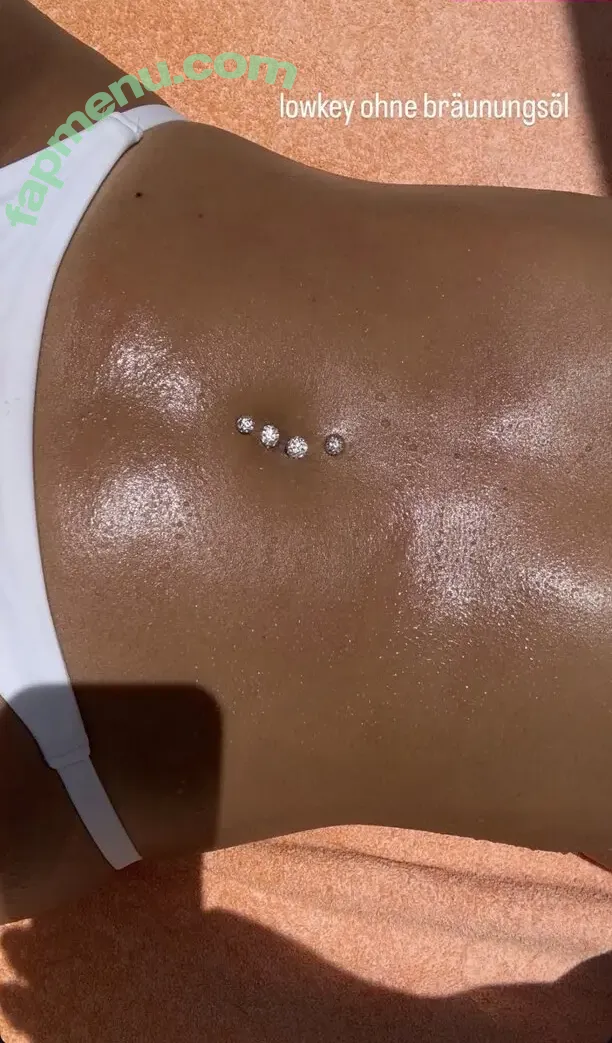 shakiravv nude photo #0046 (shakiravv)