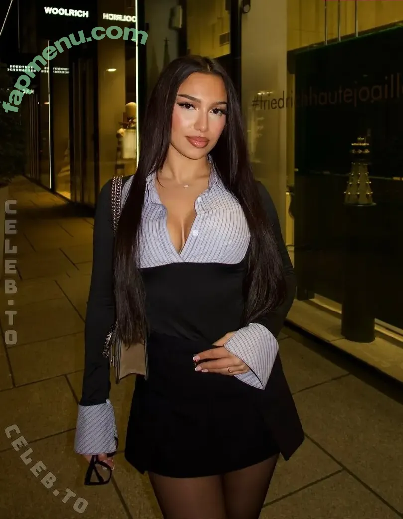 shakiravv nude photo #0081 (ishakira / shakira)