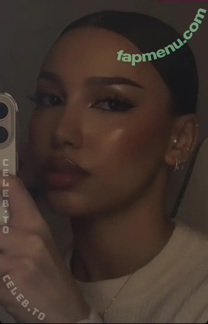 shakiravv nude photo #0091 (ishakira / shakira)