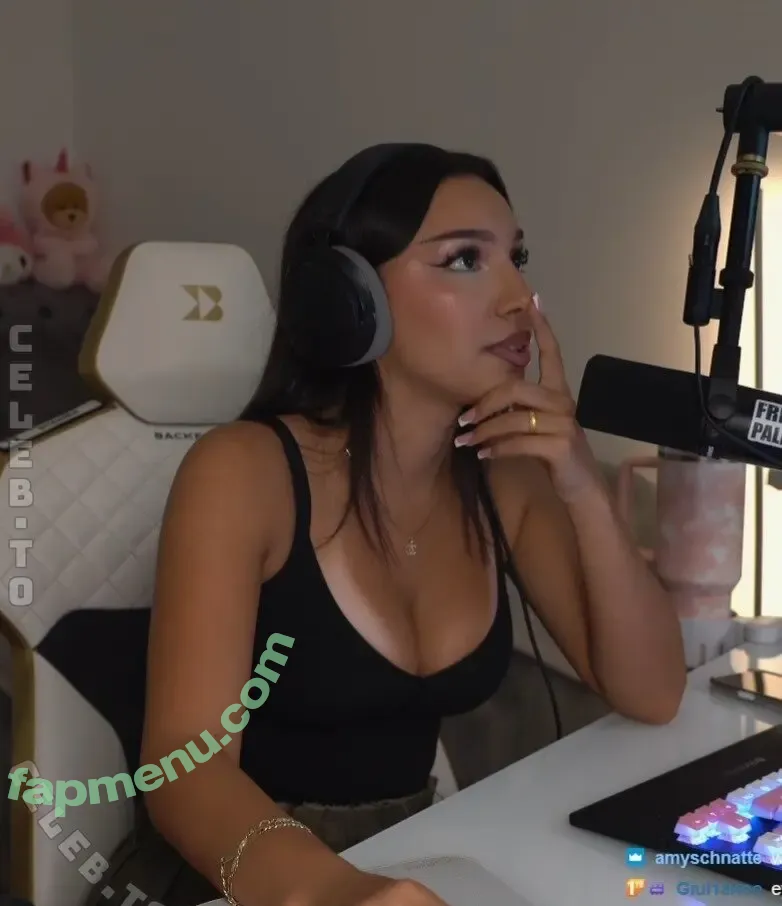 shakiravv nude photo #0123 (ishakira / shakira)