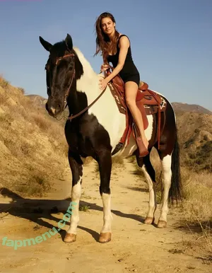 Shaliene Woodley / shailenewoodley nude photo #0564