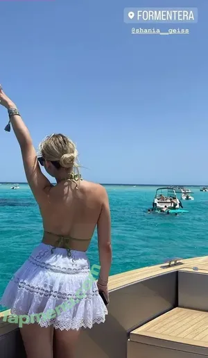 Shania Geiss / shania.geiss / shania__geiss nude photo #0034