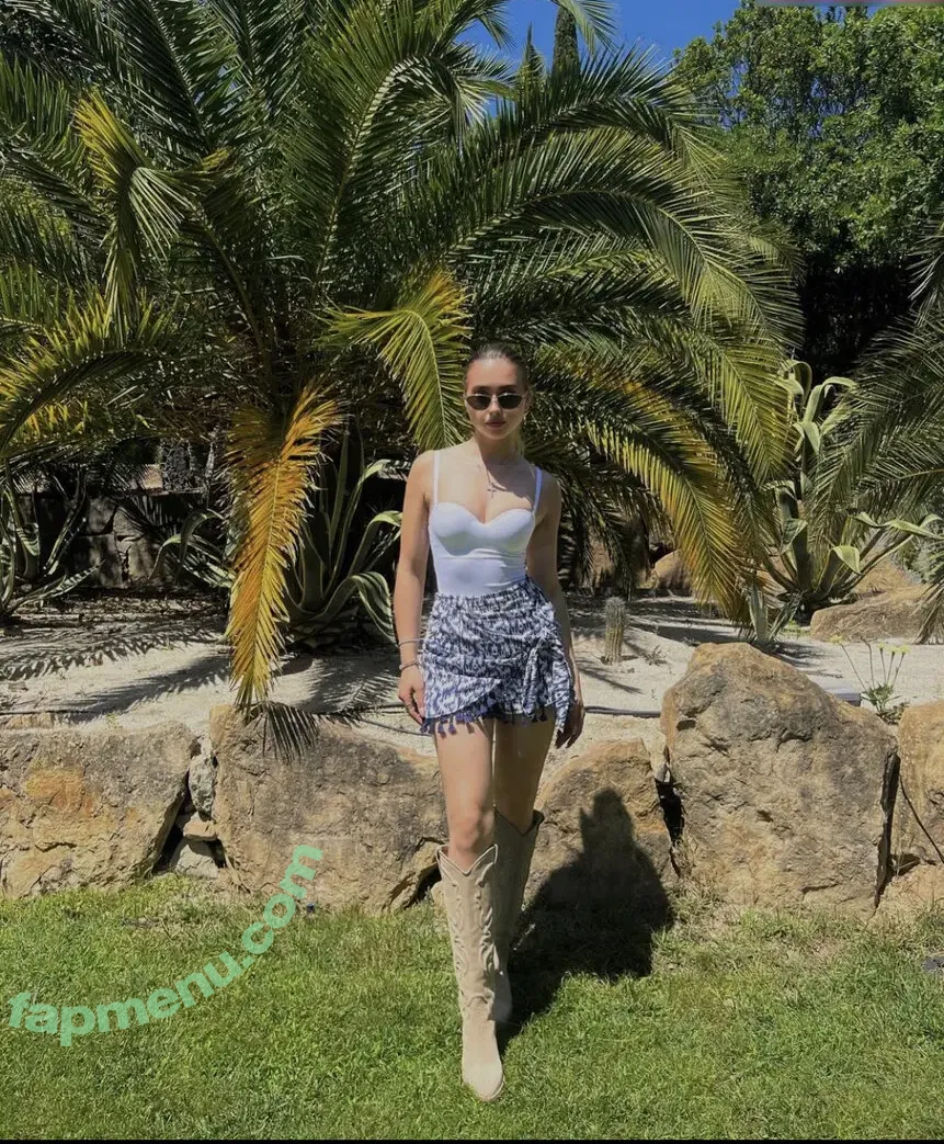 Shania Geiss nude photo #0061 (shania.geiss / shania__geiss)