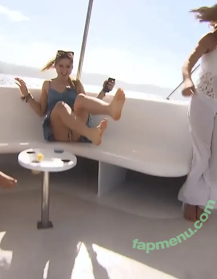 Shania Geiss nude photo #0077 (shania.geiss / shania__geiss)