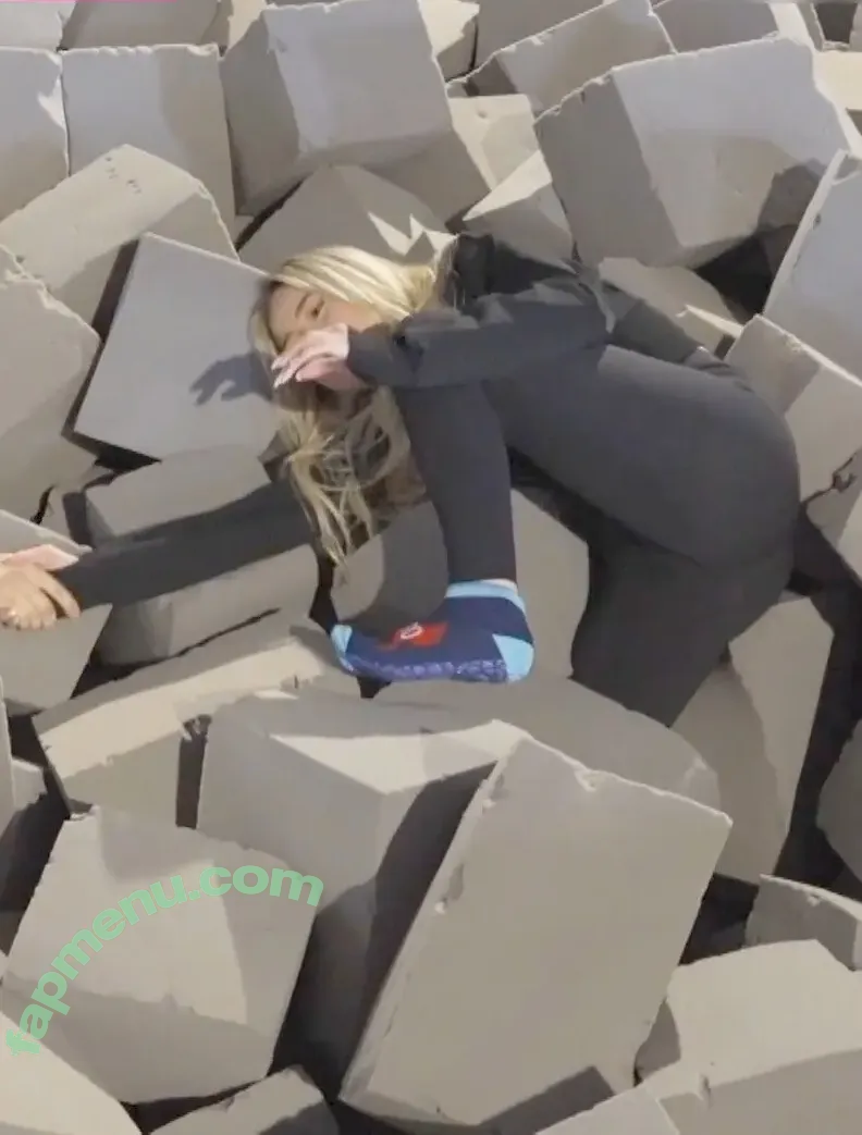 Shania Geiss nude photo #0081 (shania.geiss / shania__geiss)