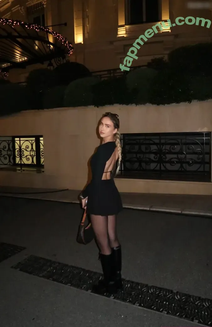 Shania Geiss nude photo #0241 (shania.geiss / shania__geiss)