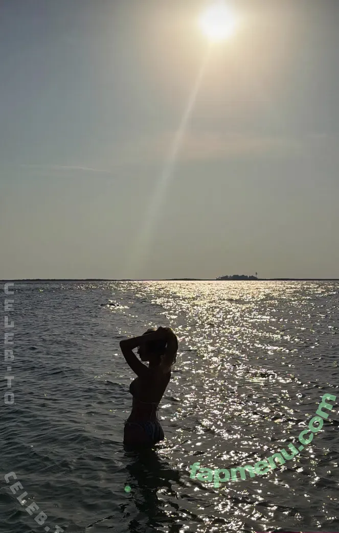 Shania Geiss nude photo #0657 (shania.geiss / shania__geiss)