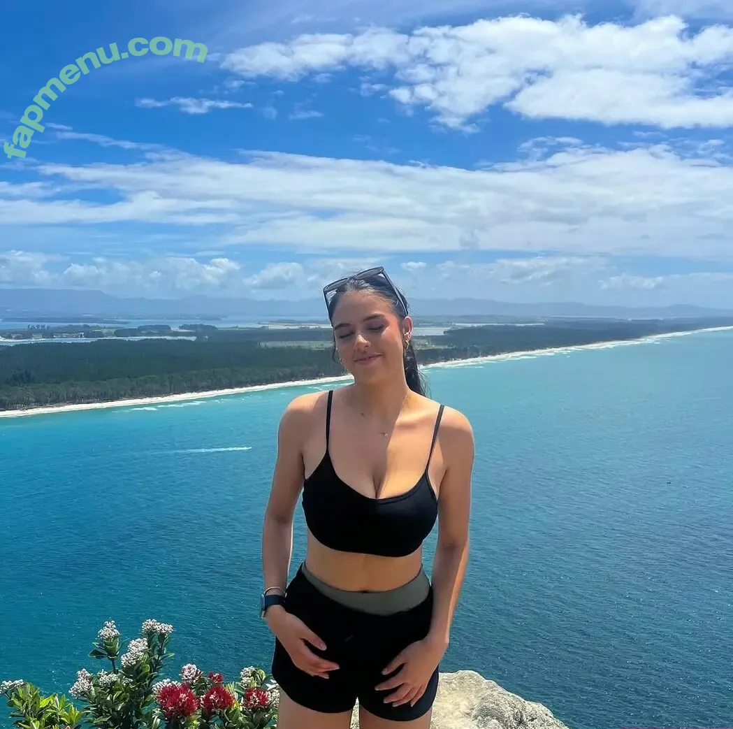 Shania Grace Te Ataahua nude photo #0002 (shania.hawkins)