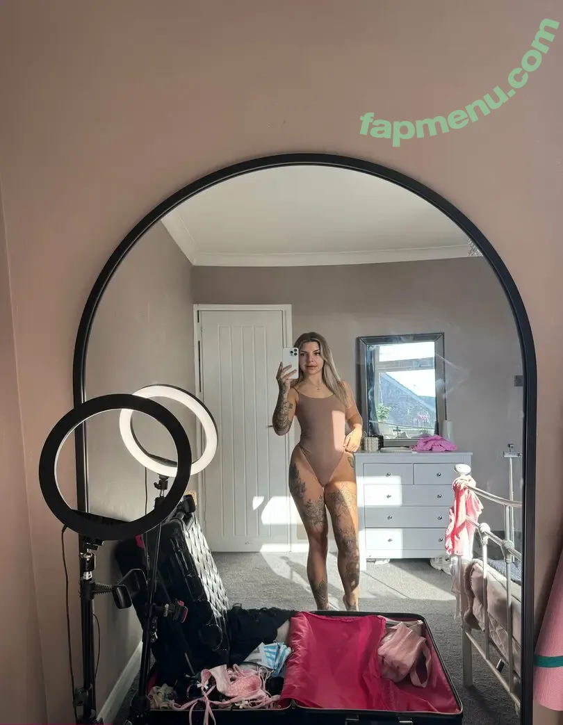 shaniahoward nude photo #0022 (shaniahoward)