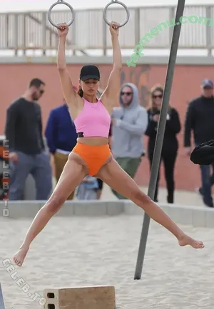 Shanina Shaik / shaninamshaik nude photo #0847