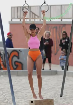 Shanina Shaik / shaninamshaik nude photo #0848