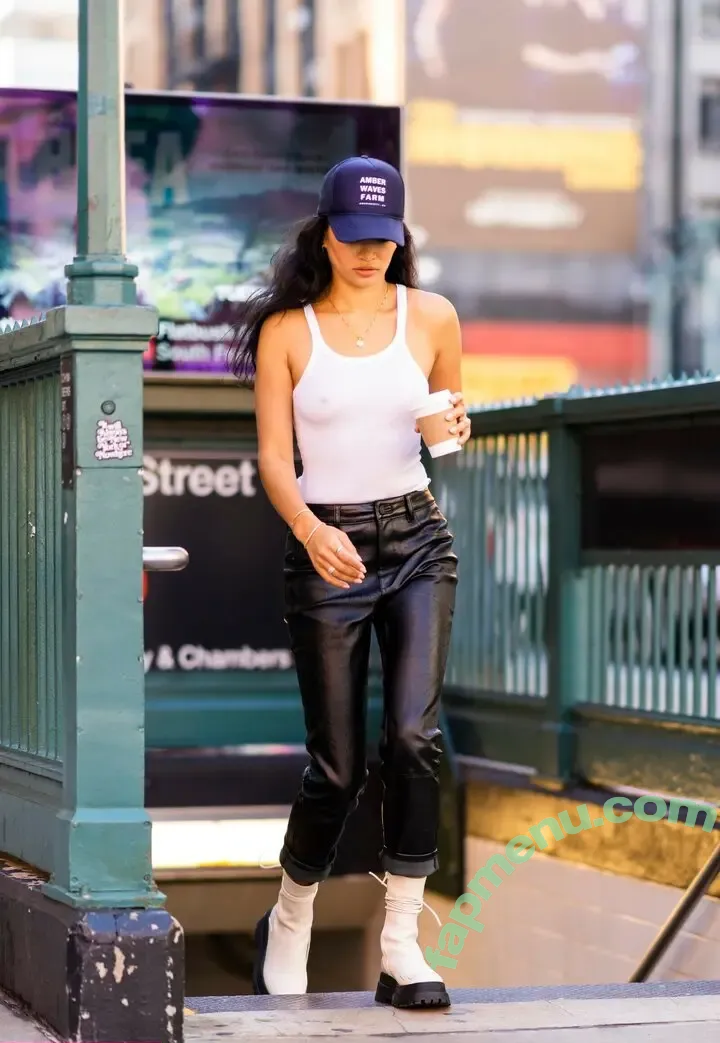 Shanina Shaik nude photo #0395 (shaninamshaik)