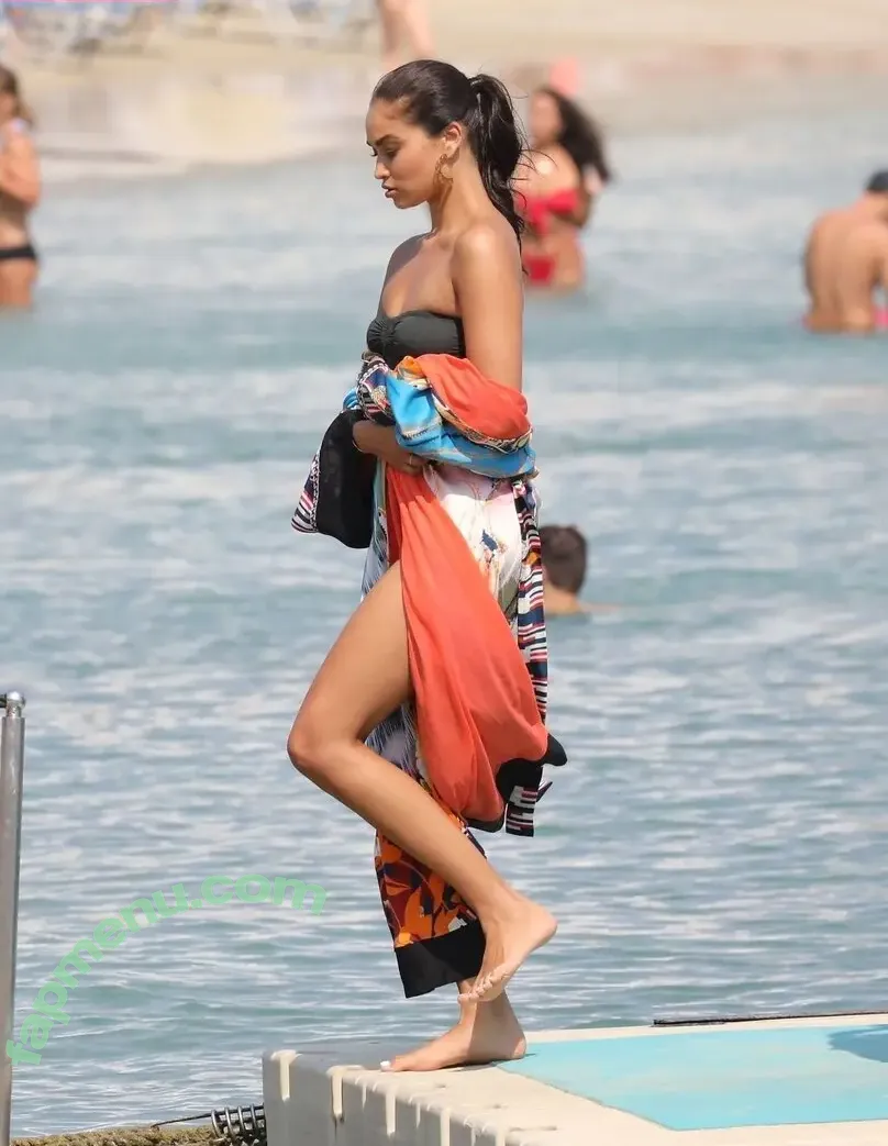 Shanina Shaik nude photo #0495 (shaninamshaik)