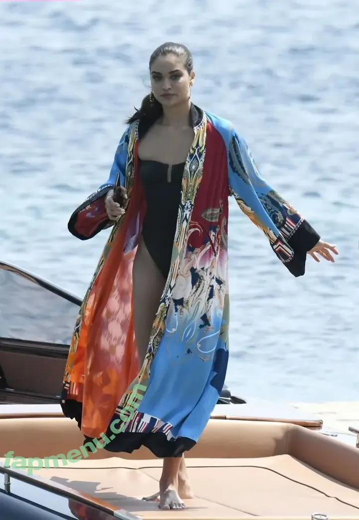 Shanina Shaik nude photo #0496 (shaninamshaik)