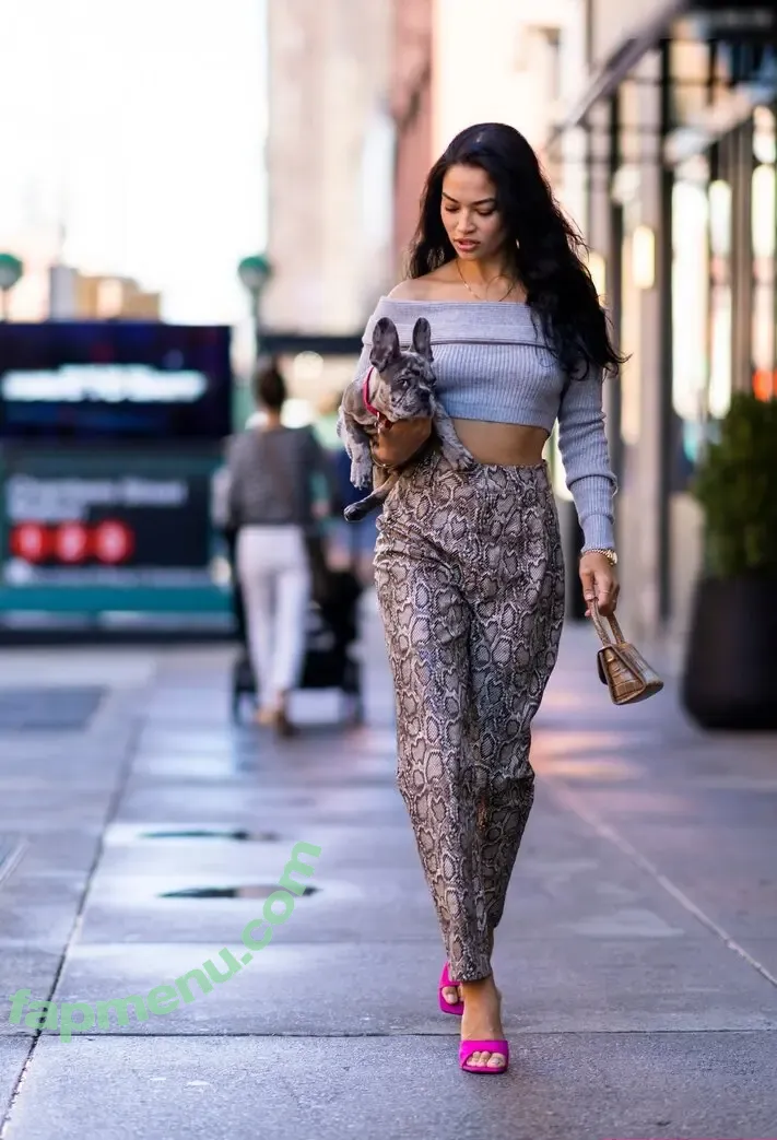 Shanina Shaik nude photo #0587 (shaninamshaik)