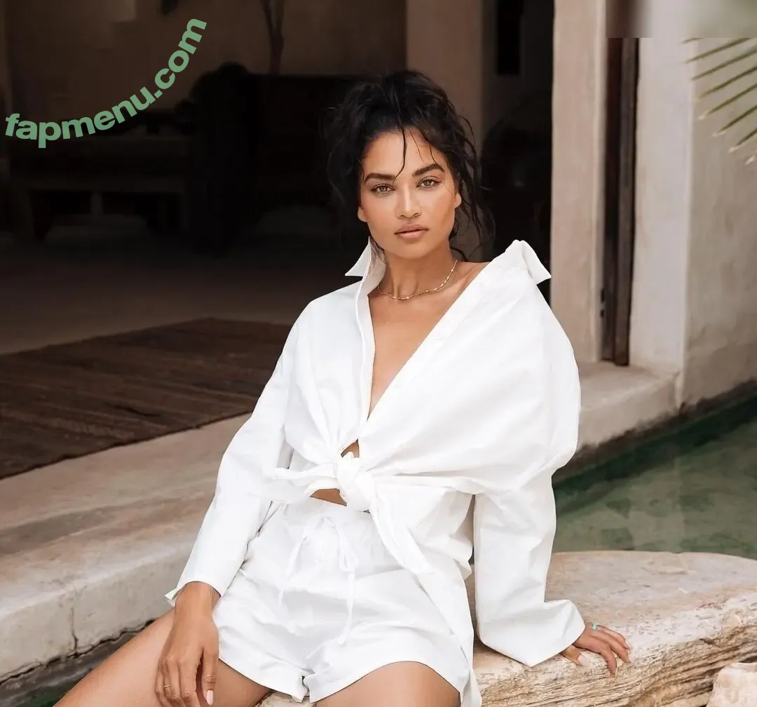 Shanina Shaik nude photo #0611 (shaninamshaik)