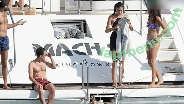 Shanina Shaik nude photo #0634 (shaninamshaik)