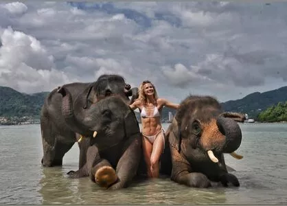 Shantel VanSanten / therealshantel nude photo #0309