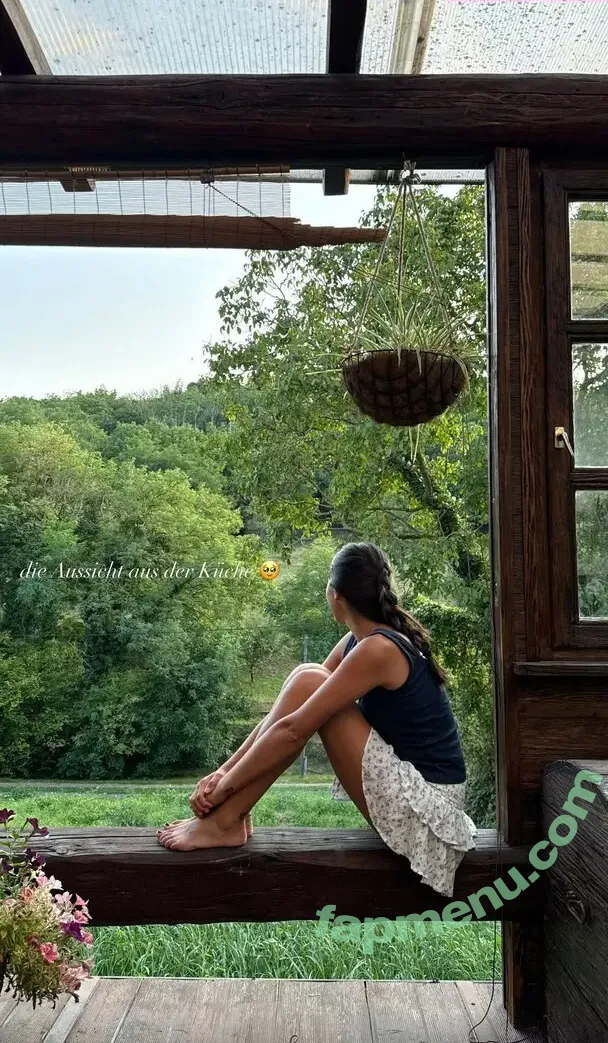 Shanti Tan nude photo #0880 (shantijoantan)