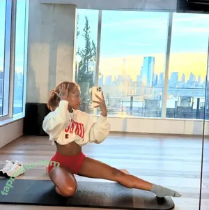 Shapedbylondon nude photo #0022