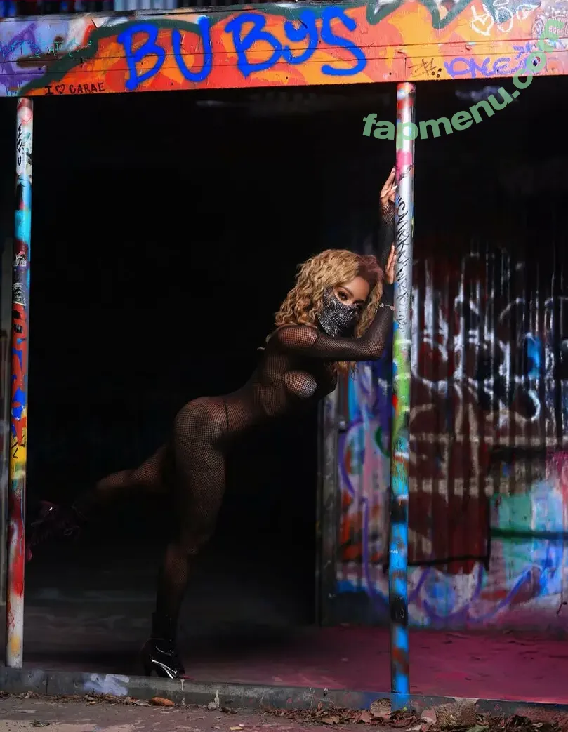 Shapedbylondon nude photo #0018 (Shapedbylondon)