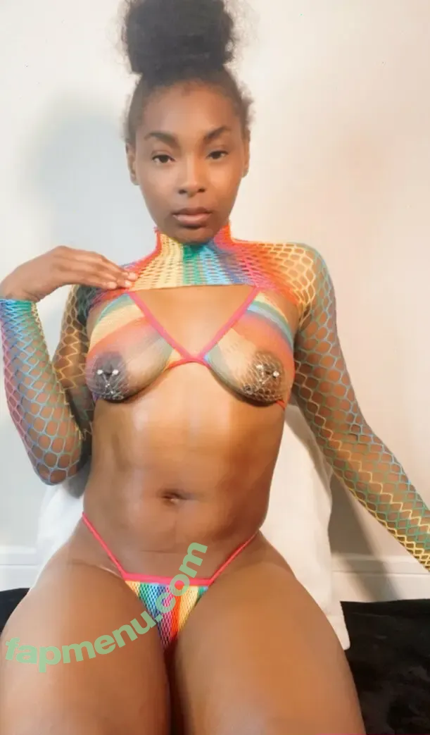 shawnieblasian nude photo #0001 (shawnieblasian_)