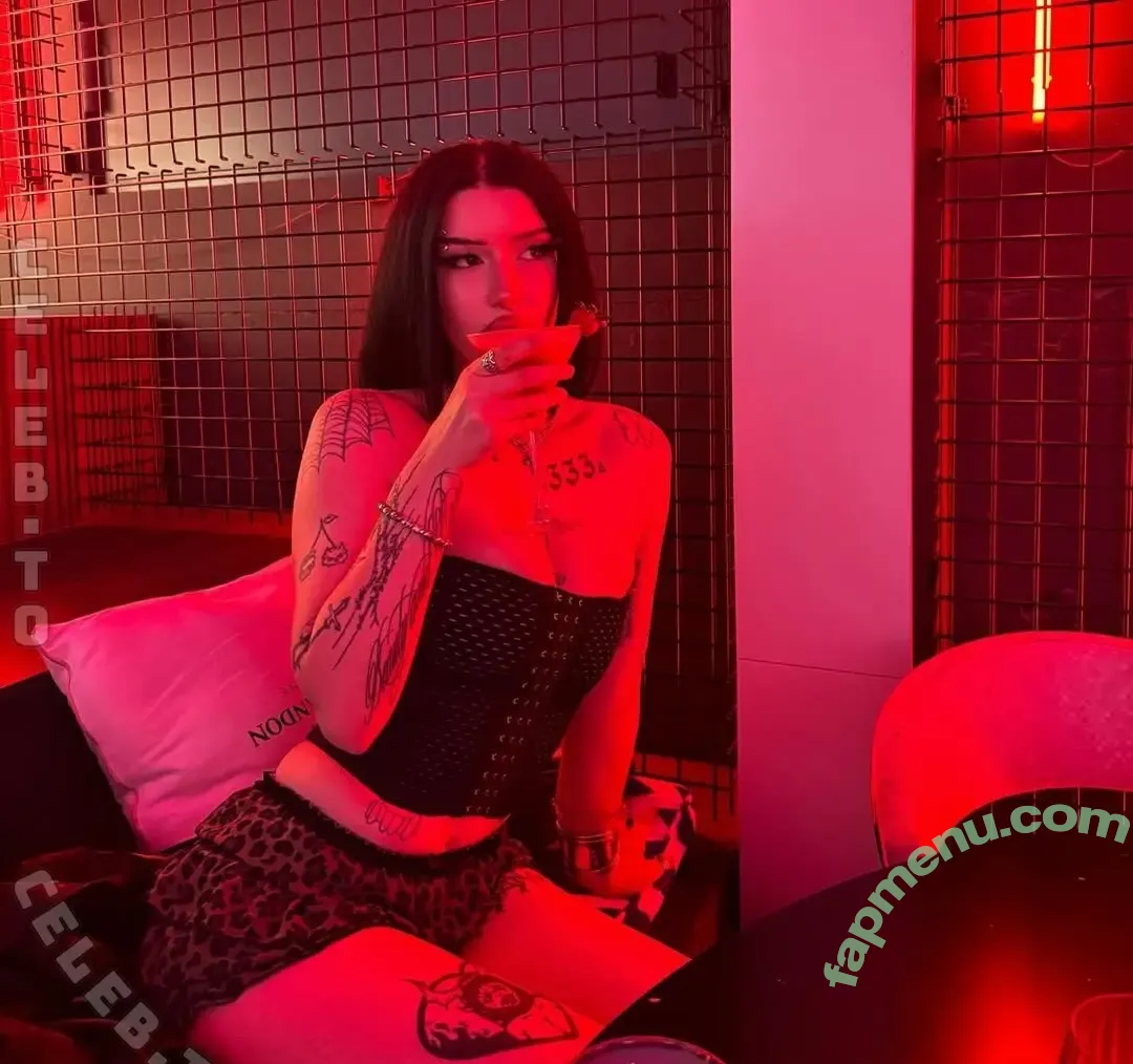 shawtysuzi nude photo #0174 (badbshawty / badbshawty333)