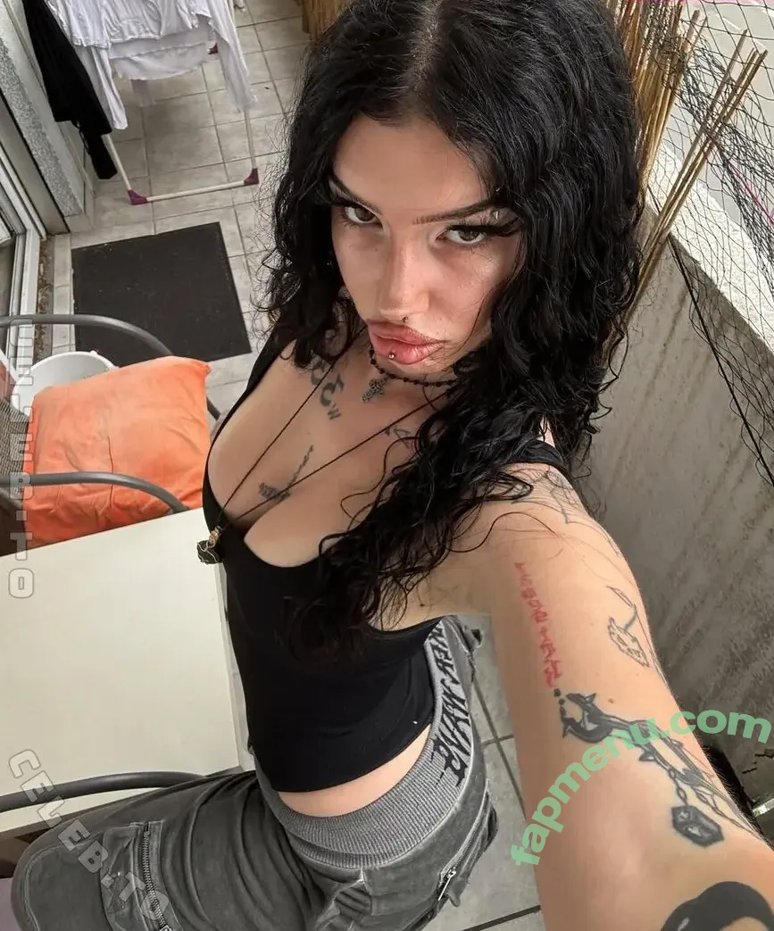 shawtysuzi nude photo #0194 (badbshawty / badbshawty333)