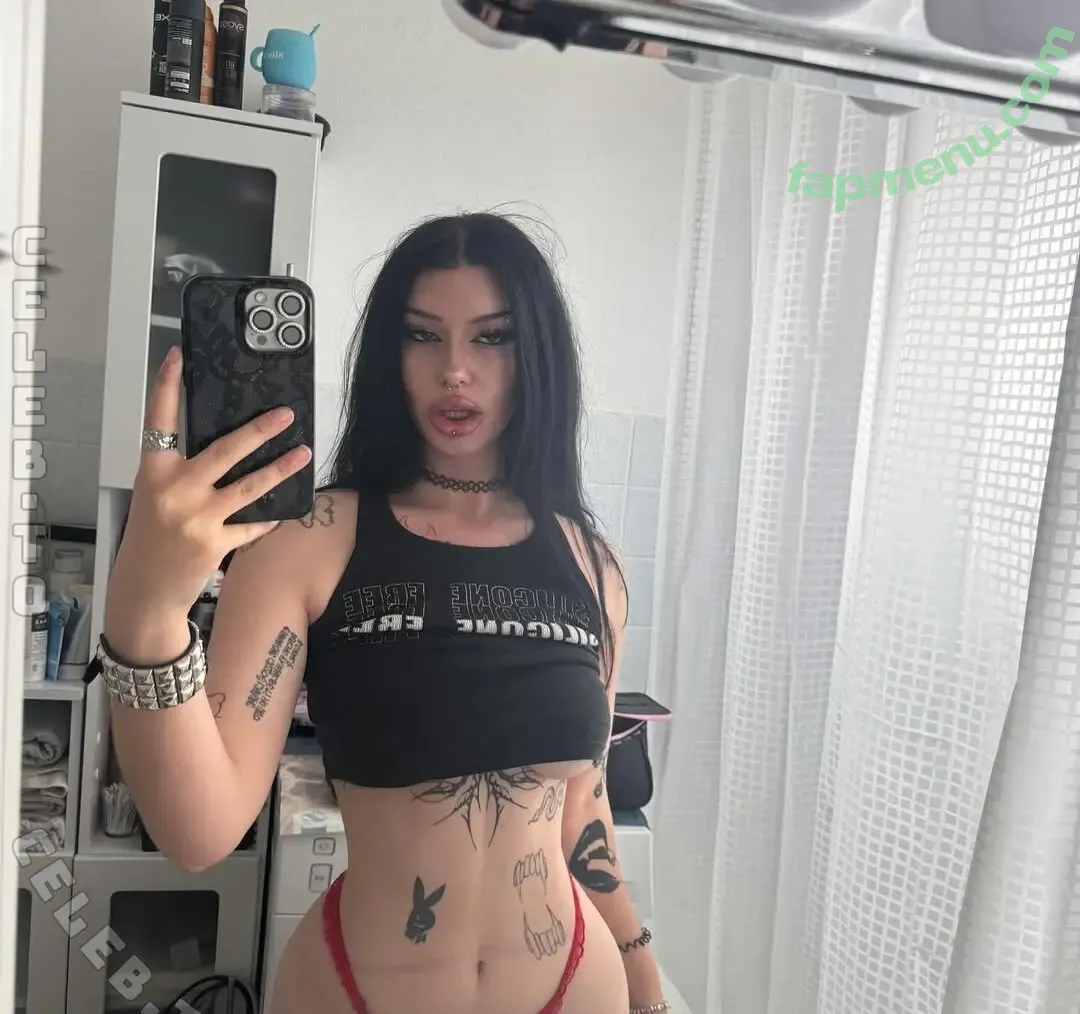 shawtysuzi nude photo #0207 (badbshawty / badbshawty333)