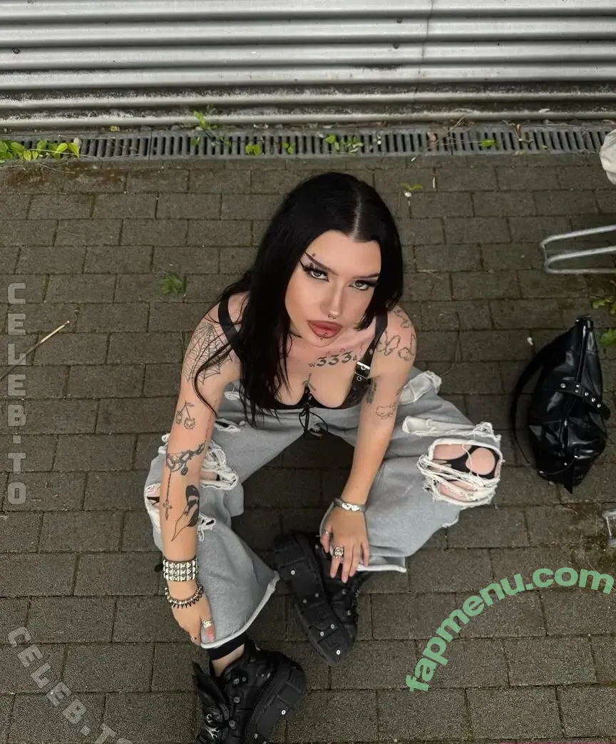 shawtysuzi nude photo #0215 (badbshawty / badbshawty333)