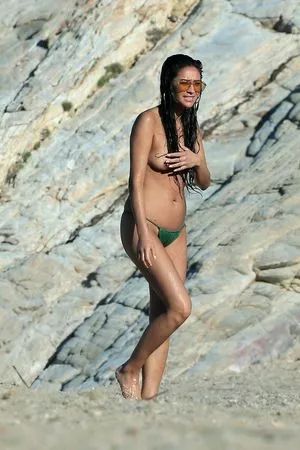 Shay Mitchell / shaymitchell nude photo #0016