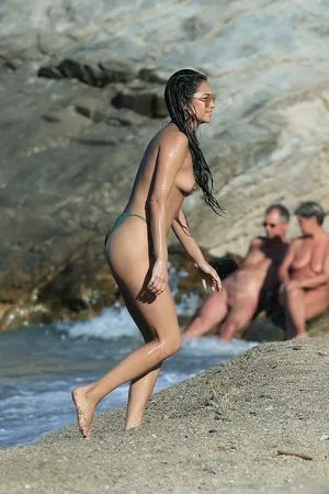Shay Mitchell / shaymitchell nude photo #0018