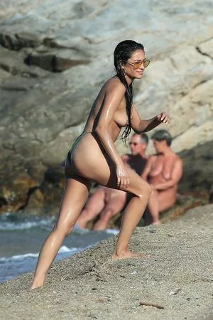 Shay Mitchell / shaymitchell nude photo #0021