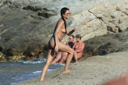 Shay Mitchell / shaymitchell nude photo #0036
