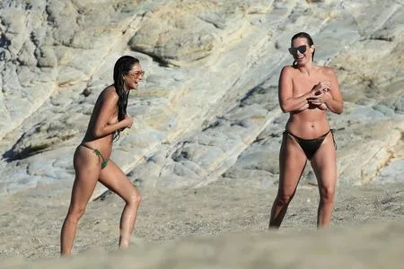 Shay Mitchell / shaymitchell nude photo #0041