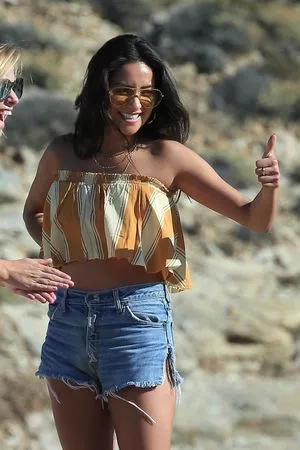 Shay Mitchell / shaymitchell nude photo #0044