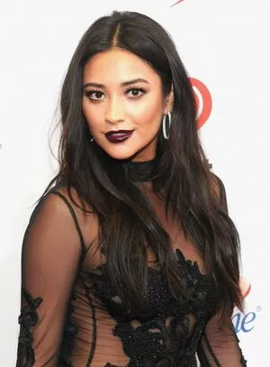Shay Mitchell / shaymitchell nude photo #0128