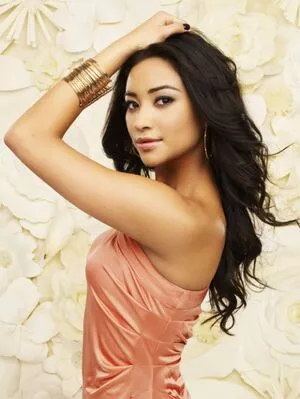 Shay Mitchell / shaymitchell nude photo #0133