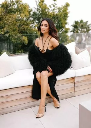 Shay Mitchell / shaymitchell nude photo #0193