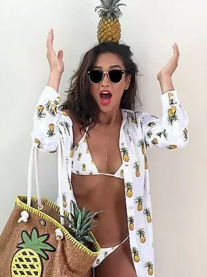 Shay Mitchell / shaymitchell nude photo #0288