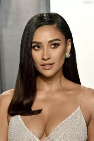 Shay Mitchell / shaymitchell nude photo #0358
