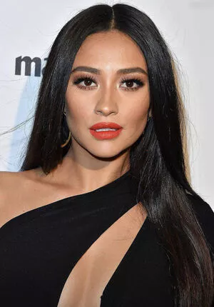 Shay Mitchell / shaymitchell nude photo #0364